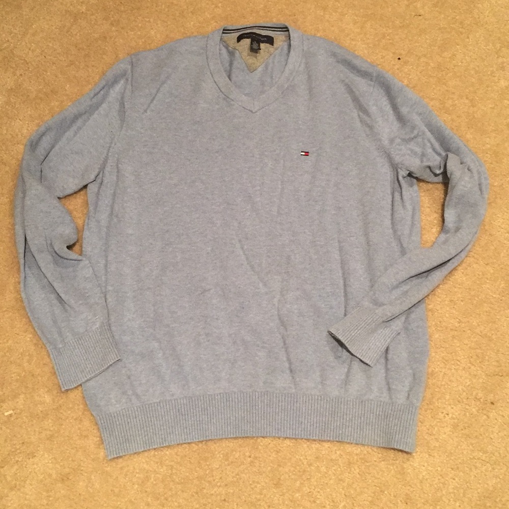 Tommy sweater lightly worn excellent condition! - Picture 4 of 5